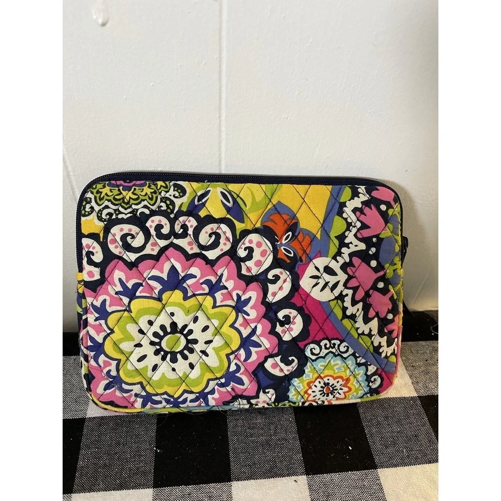 Vera Bradley Bohemian Medallion Quilted Mini Tablet Holder Case 9 x 7 Traveler